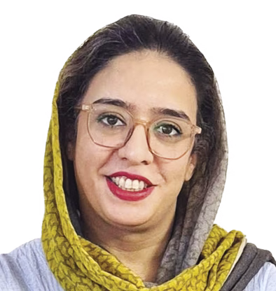 آزاده خرسندنیا، برنامه‌نویس ارشد گروه محصولات مدیریت سرمایه‌های انسانی داتین